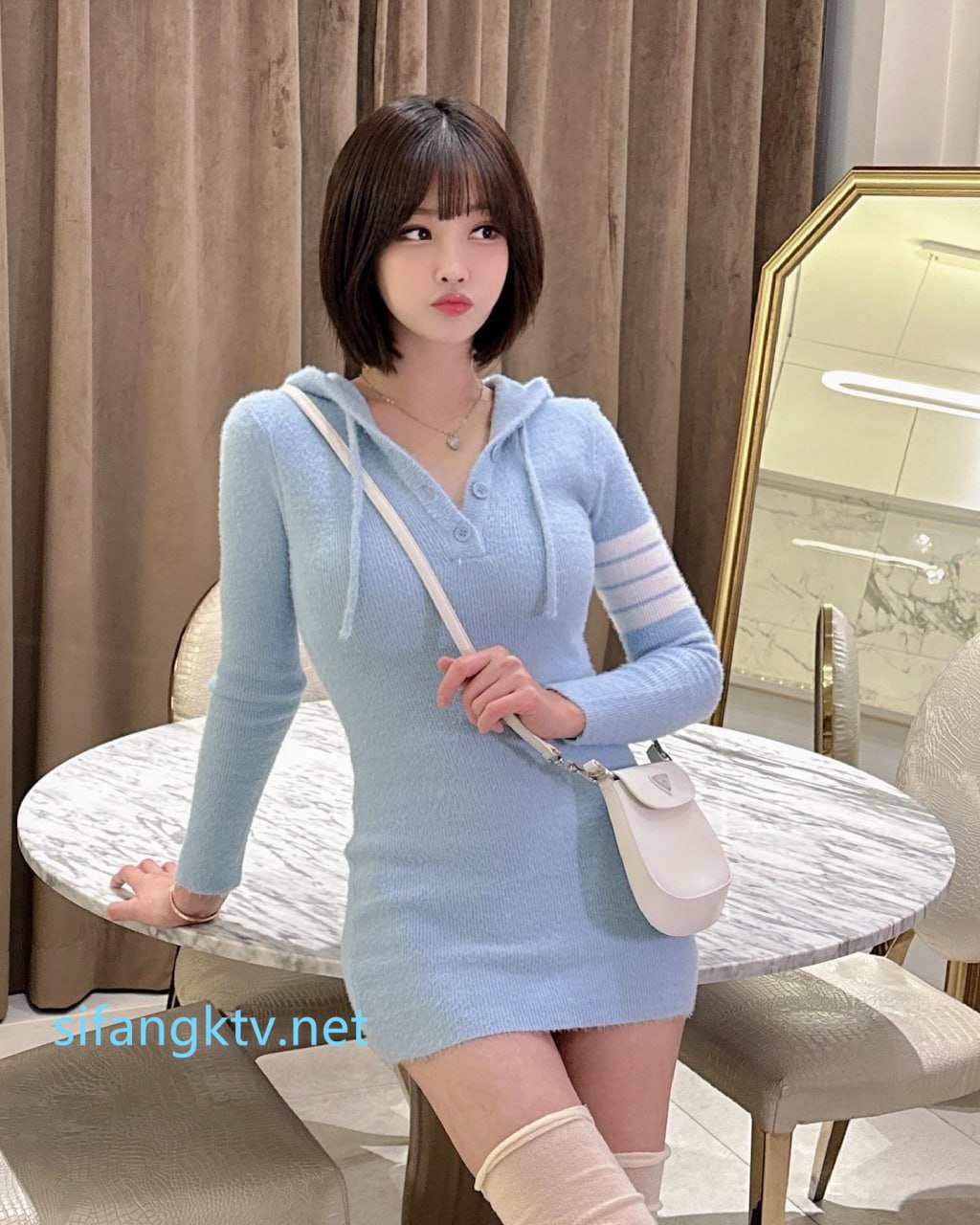 【2023-08-22】softy boobs.. taste me with your tongue.m4v