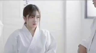 内裤里蹭蹭不进去。用小妹妹抚慰小弟弟。射在我的小妹妹和内裤上。
